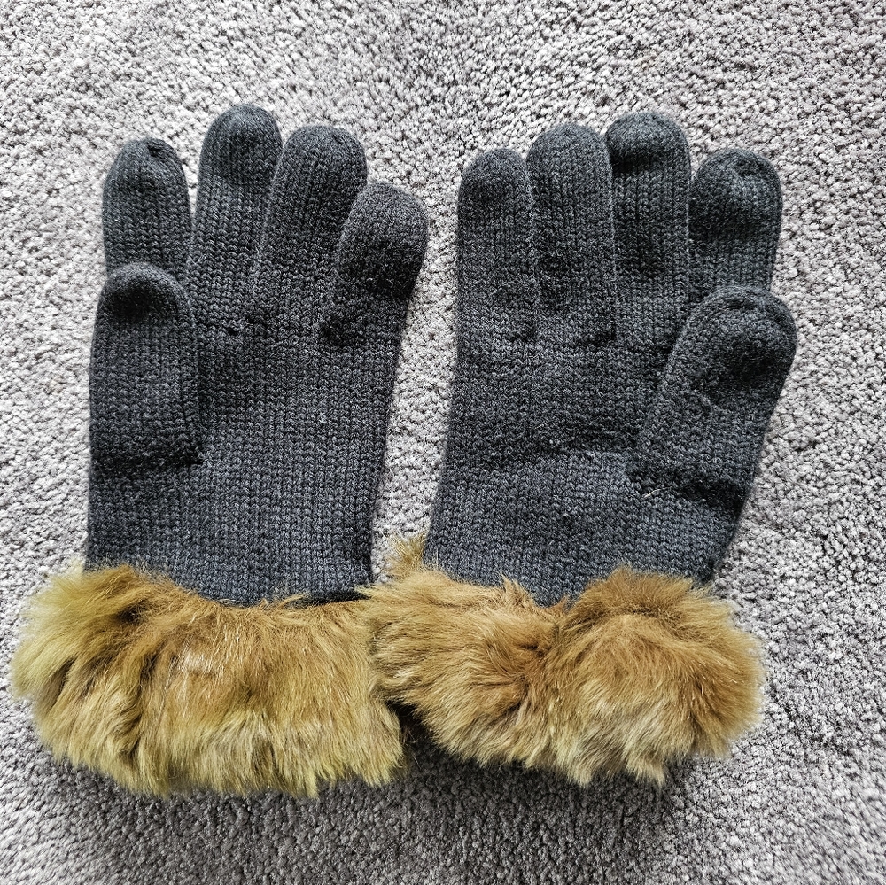 Faux fur gloves